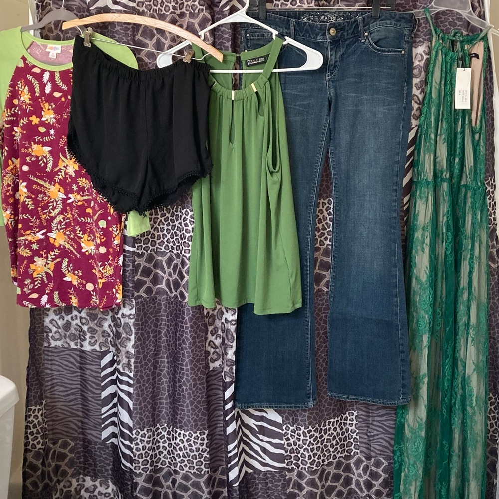 5 Piece Bundle of Womens Clothing